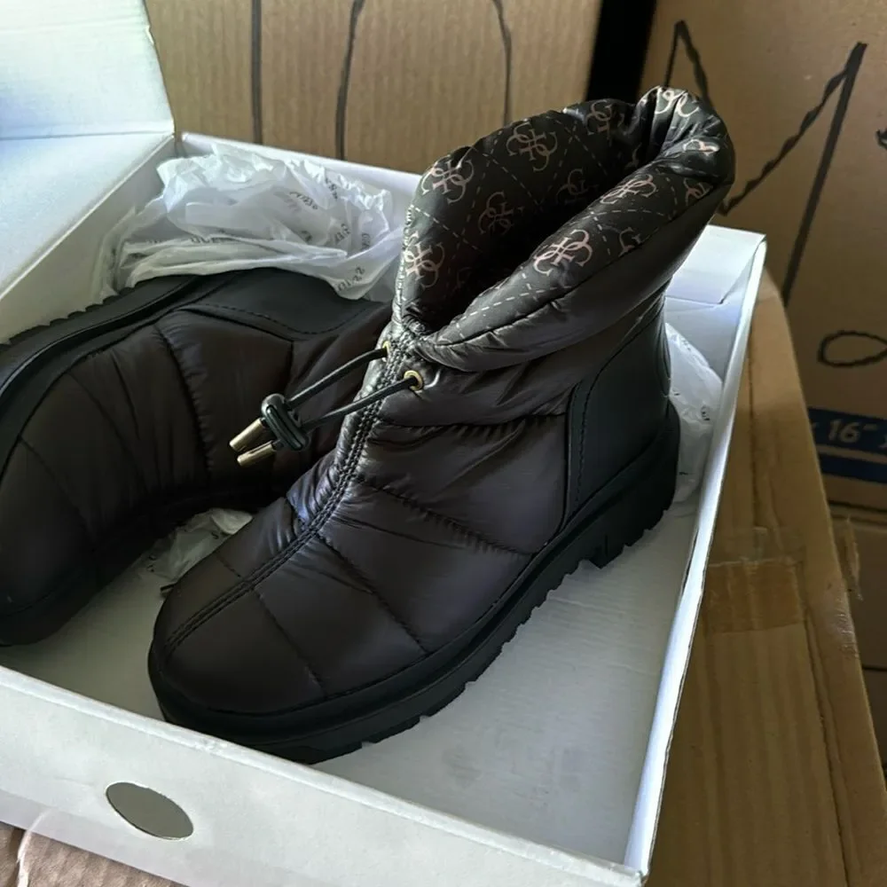 GUESS Leeda Padded Ankle Boot in Black